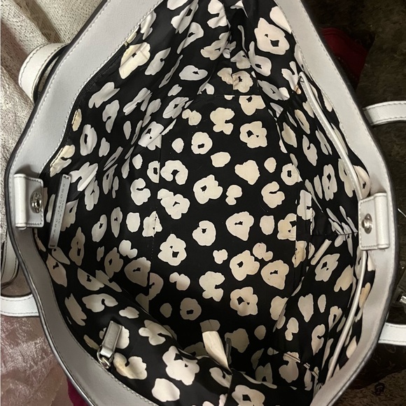 Marc Jacobs Metallic Silver Handbag shoulder bag, Marc Jacob’s beautiful light s - Picture 6 of 11